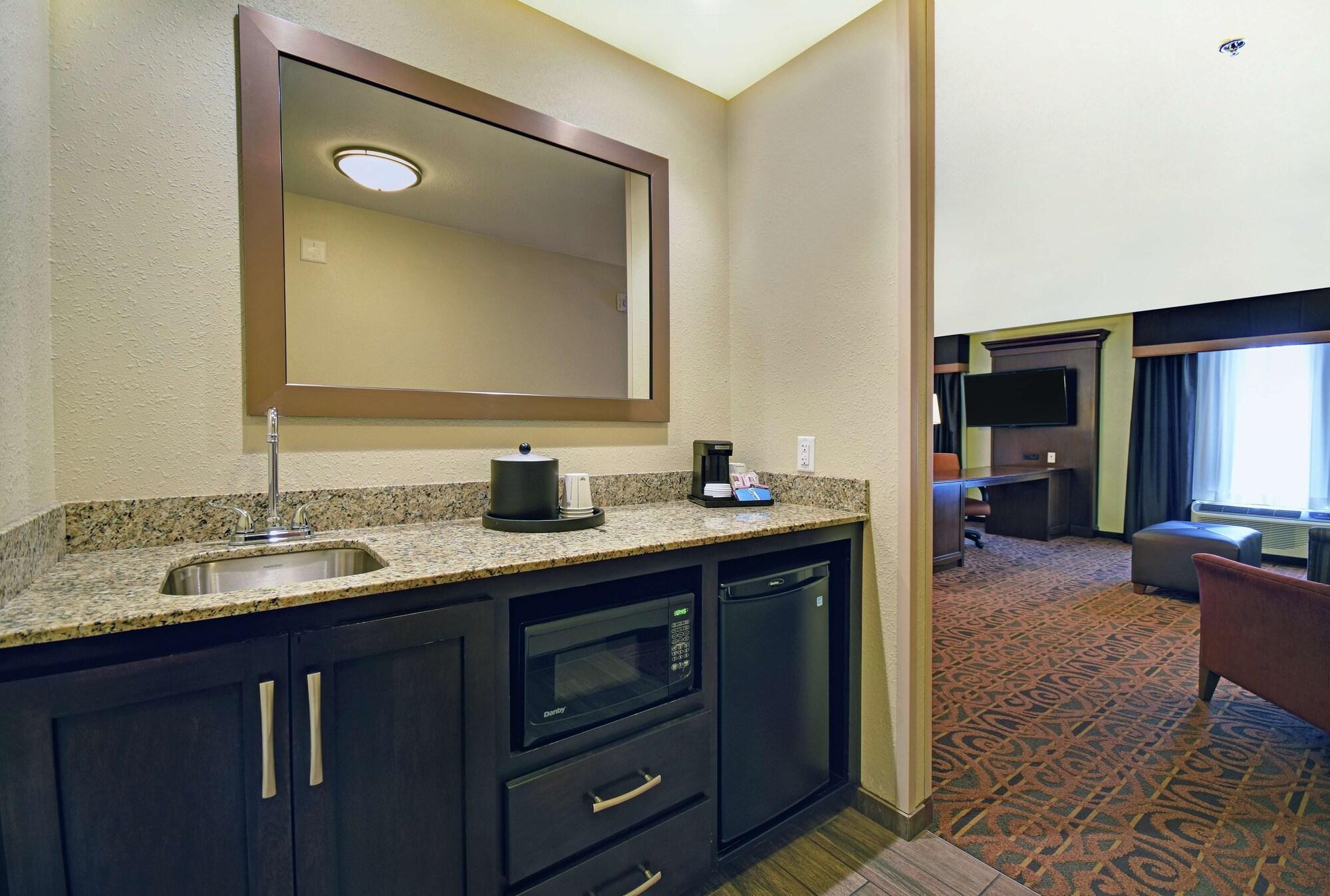 Hampton Inn & Suites Milwaukee/Franklin Franklin  Exterior photo