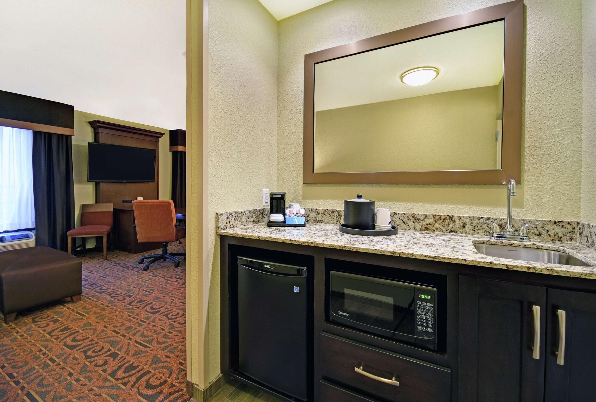 Hampton Inn & Suites Milwaukee/Franklin Franklin  Exterior photo